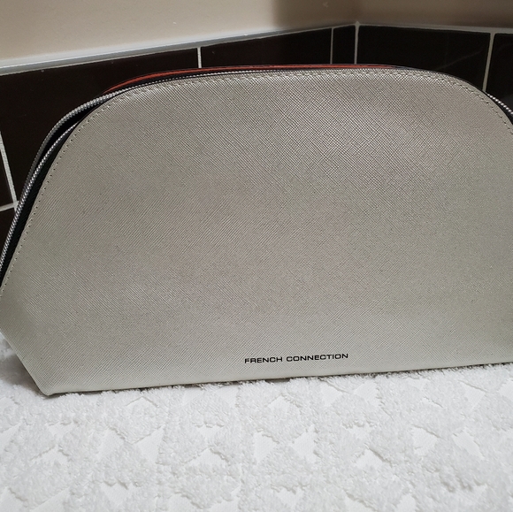 French Connection luxury toiletry bag/makeup bag - Picture 3 of 10